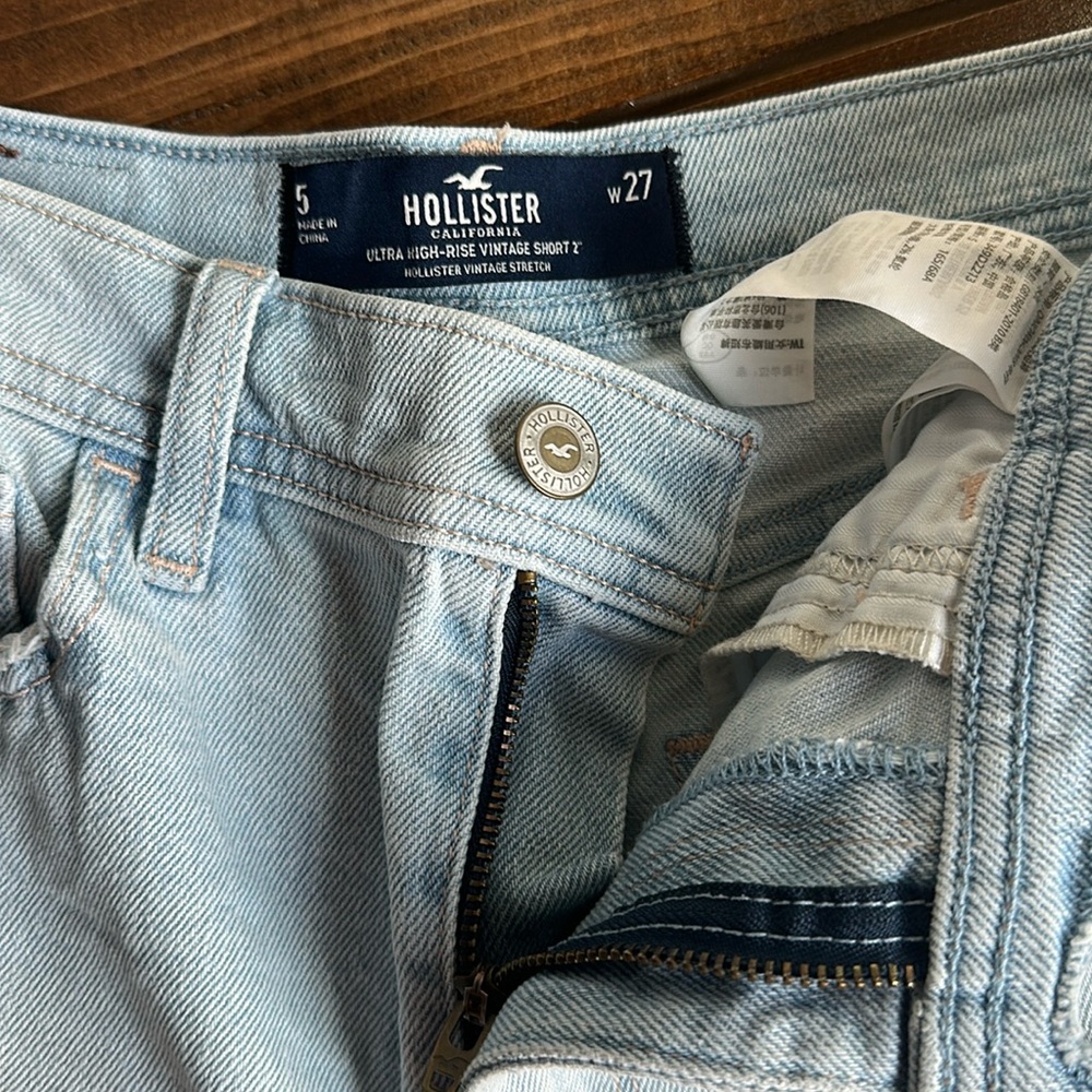 Hollister “vintage” shorts - Picture 3 of 4